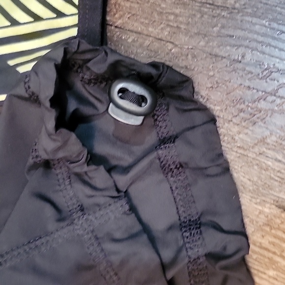 FILA Windbreaker Women's Size M Lightweight Zip Up - Picture 6 of 10